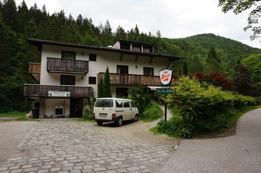 The Treehouse Backpacker Hotel